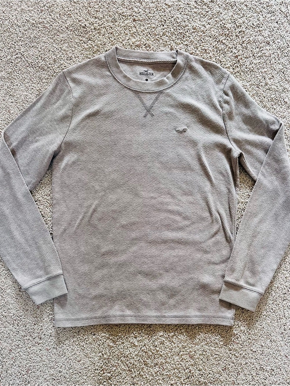 Men’s Hollister Thermal (size small)